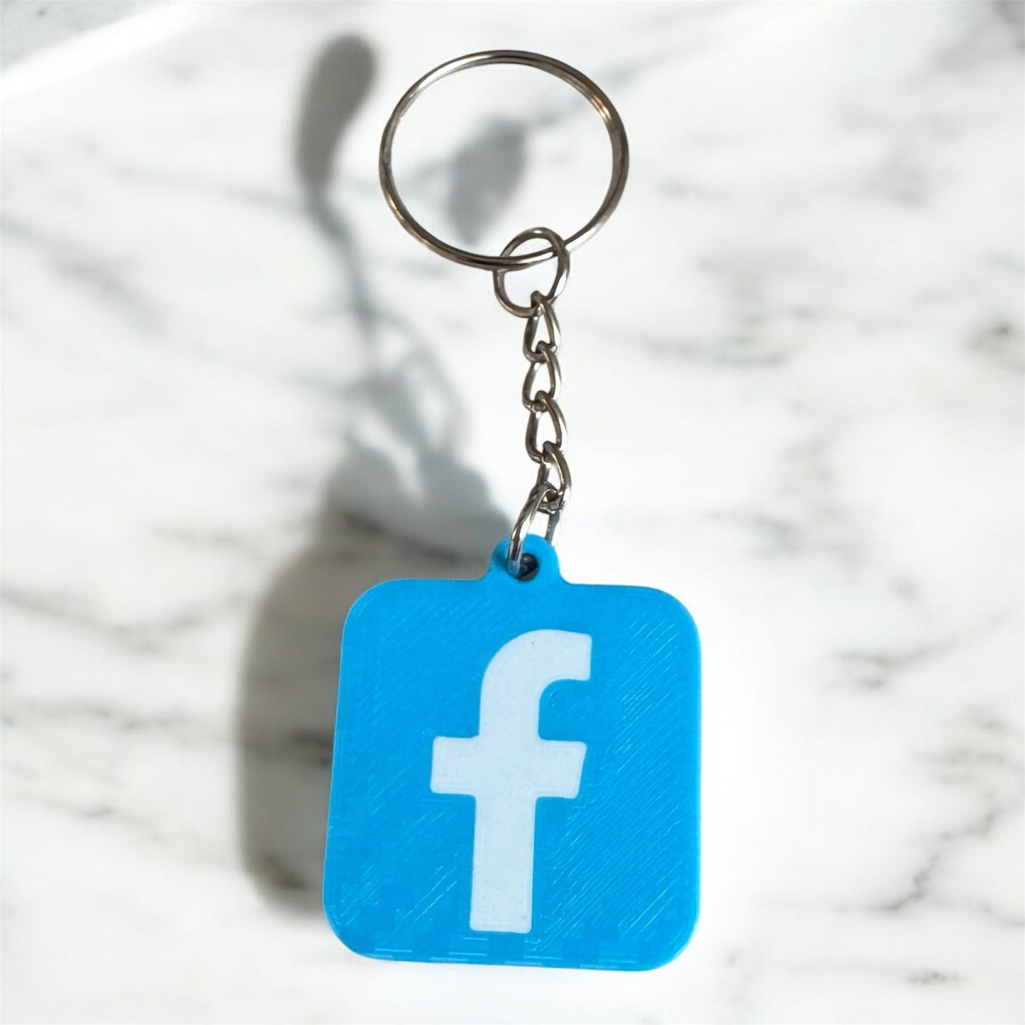Personalisierter NFC-Schlüsselanhänger mit Instagram/Facebook/Tiktok oder NFC-Logo