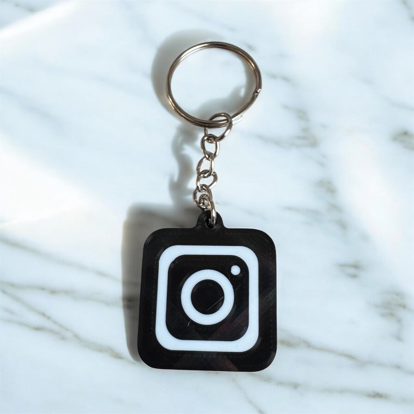 Personalisierter NFC-Schlüsselanhänger mit Instagram/Facebook/Tiktok oder NFC-Logo